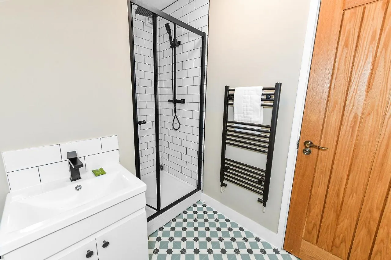 Haydn House Luxurious Retreat - 4 Bedroom, 10 Guest Max, Perfect Home Away From Home Nottingham