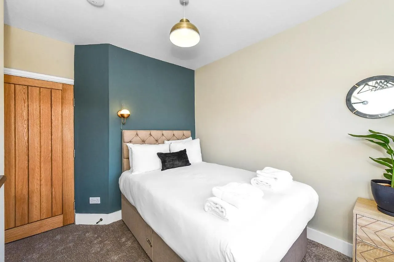 Haydn House Luxurious Retreat - 4 Bedroom, 10 Guest Max, Perfect Home Away From Home Nottingham 0*,