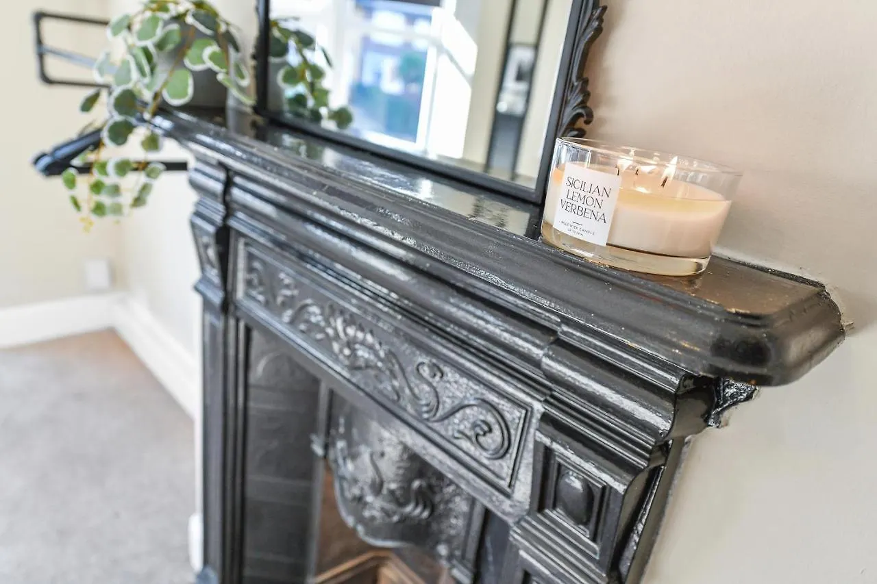 Holiday home Haydn House Luxurious Retreat - 4 Bedroom, 10 Guest Max, Perfect Home Away From Home Nottingham United Kingdom