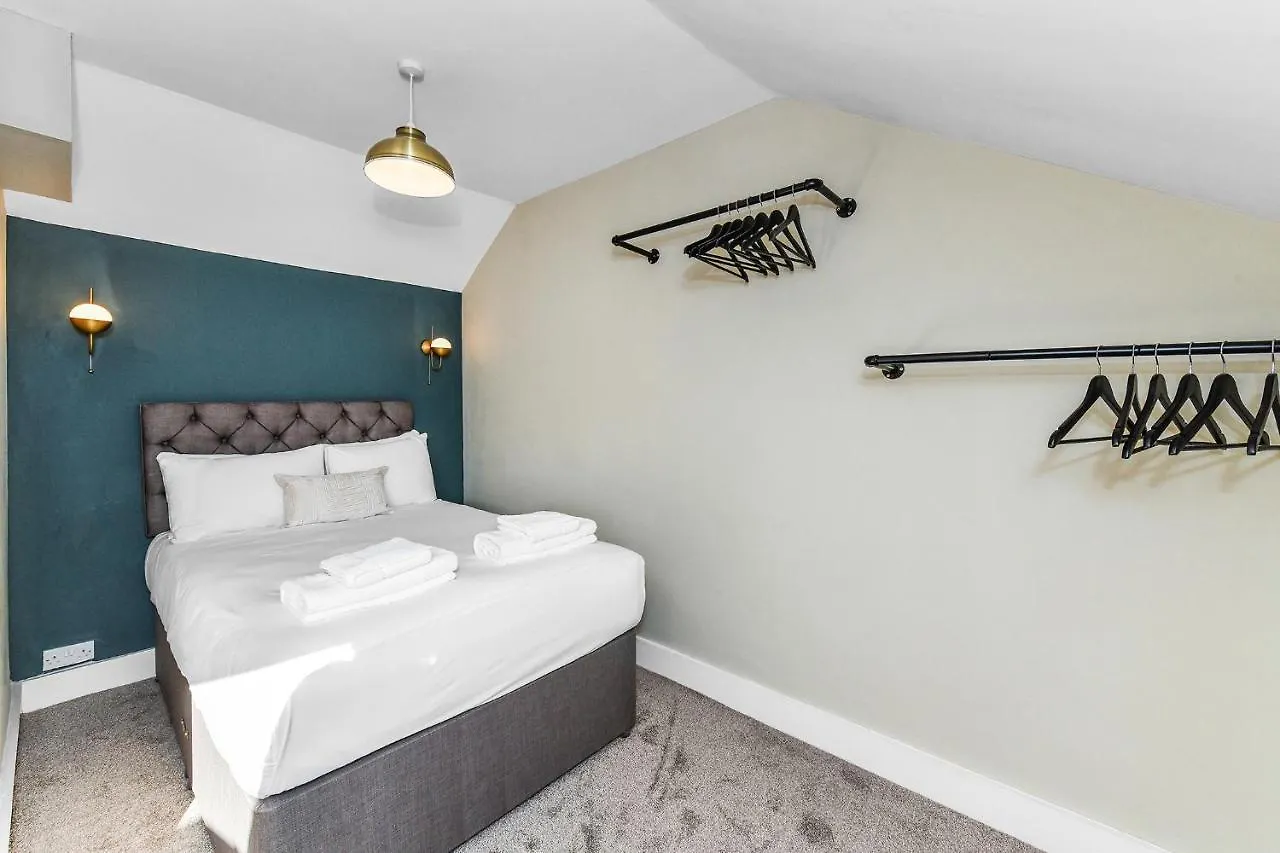 Holiday home Haydn House Luxurious Retreat - 4 Bedroom, 10 Guest Max, Perfect Home Away From Home Nottingham