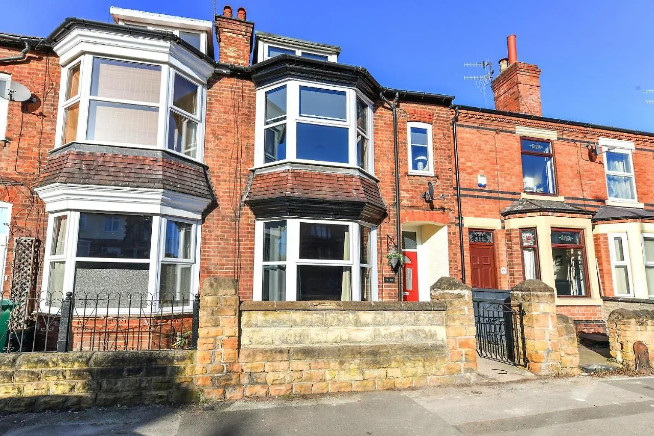 Haydn House Luxurious Retreat - 4 Bedroom, 10 Guest Max, Perfect Home Away From Home Nottingham United Kingdom