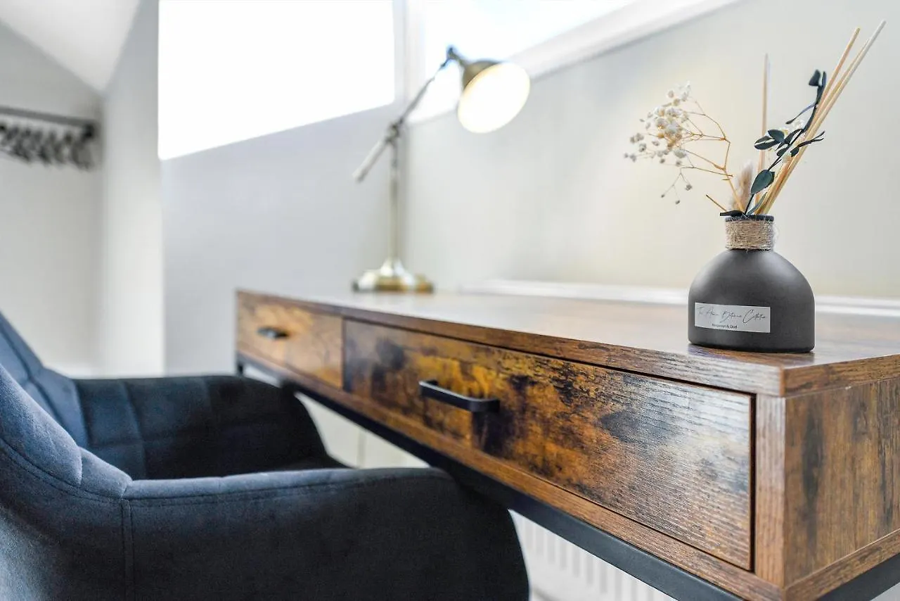 Haydn House Luxurious Retreat - 4 Bedroom, 10 Guest Max, Perfect Home Away From Home Nottingham United Kingdom