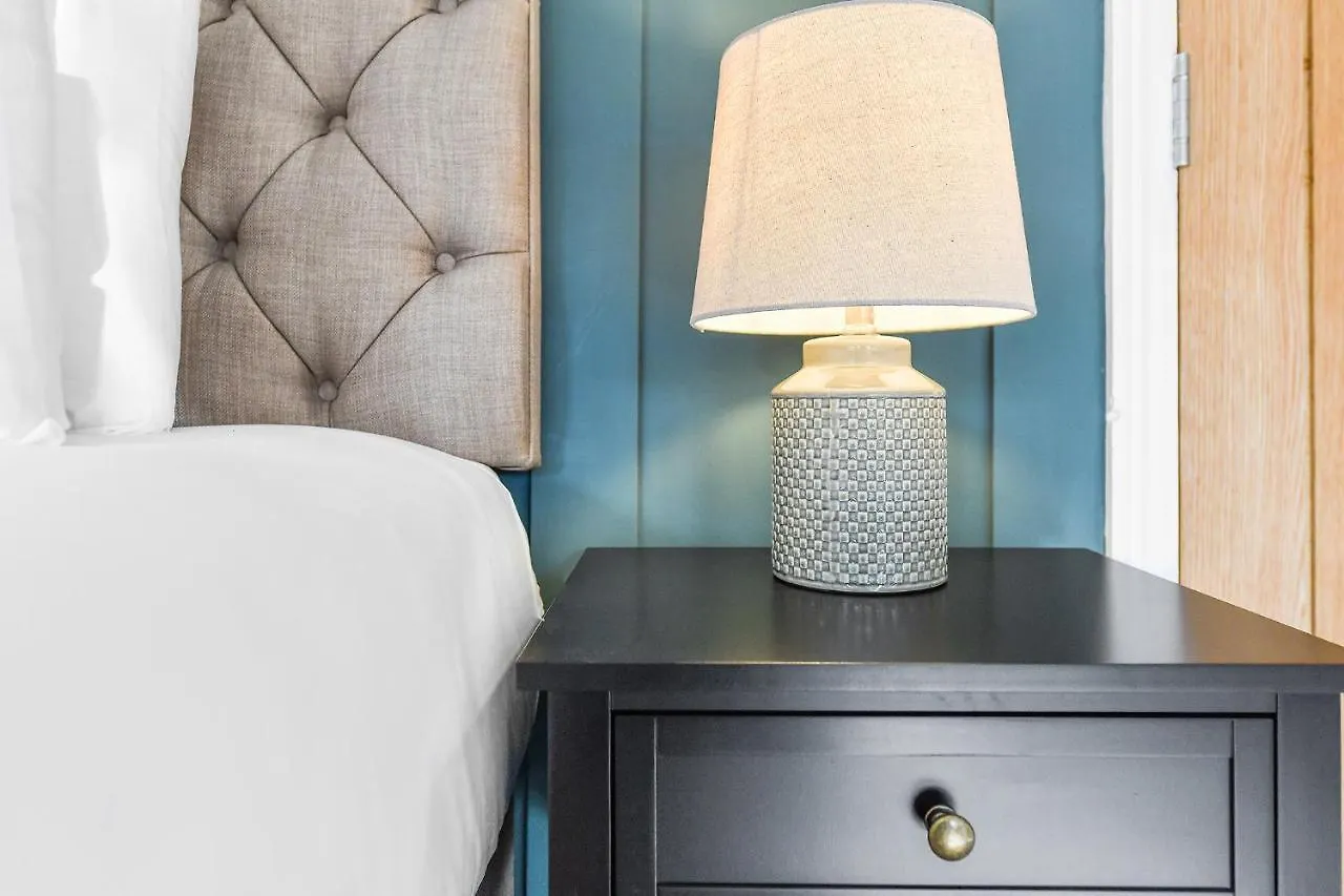 Σπίτι διακοπών Haydn House Luxurious Retreat - 4 Bedroom, 10 Guest Max, Perfect Home Away From Home Νότιγχαμ
