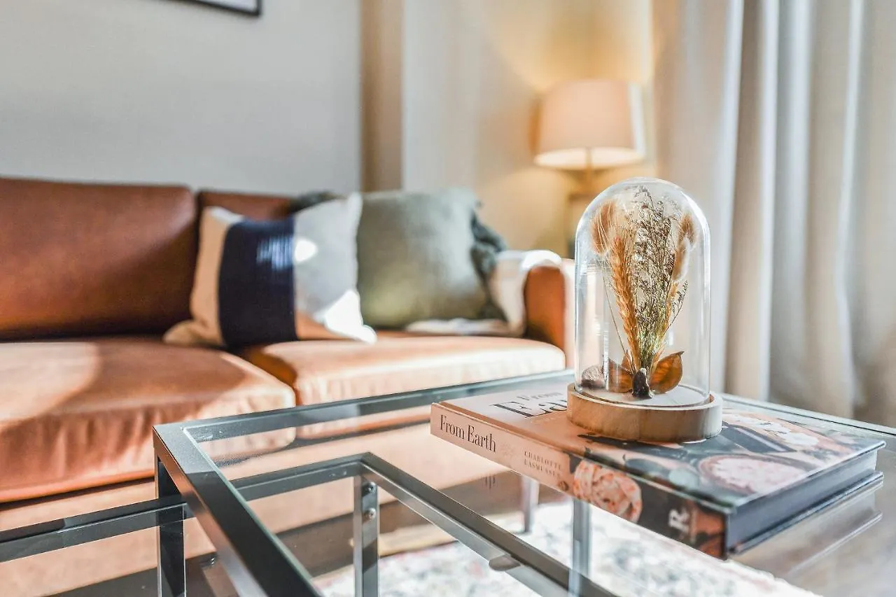 Haydn House Luxurious Retreat - 4 Bedroom, 10 Guest Max, Perfect Home Away From Home Nottingham Holiday home