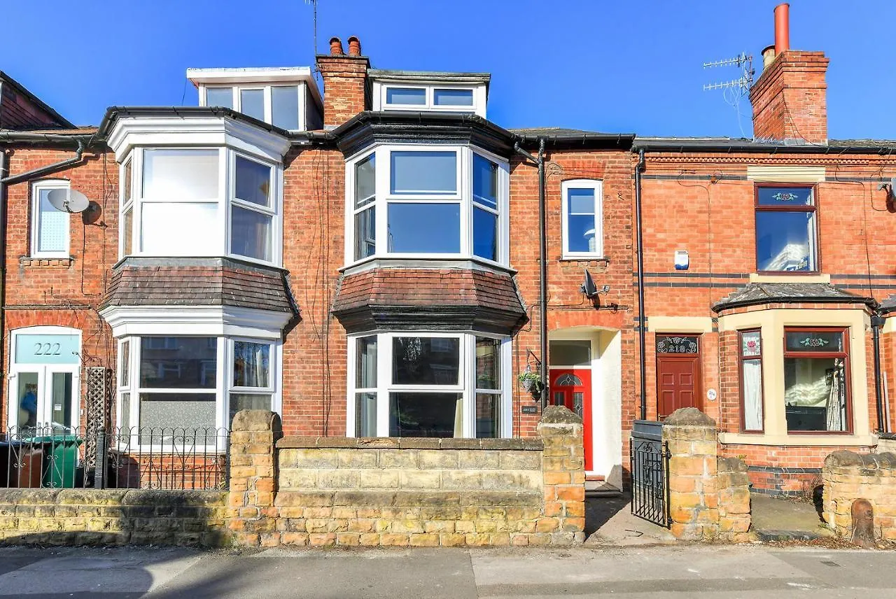 Holiday home Haydn House Luxurious Retreat - 4 Bedroom, 10 Guest Max, Perfect Home Away From Home Nottingham