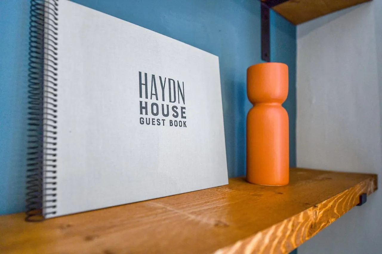 Haydn House Luxurious Retreat - 4 Bedroom, 10 Guest Max, Perfect Home Away From Home Nottingham 0*,  United Kingdom