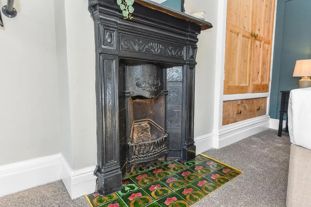 Haydn House Luxurious Retreat - 4 Bedroom, 10 Guest Max, Perfect Home Away From Home Nottingham 0*,