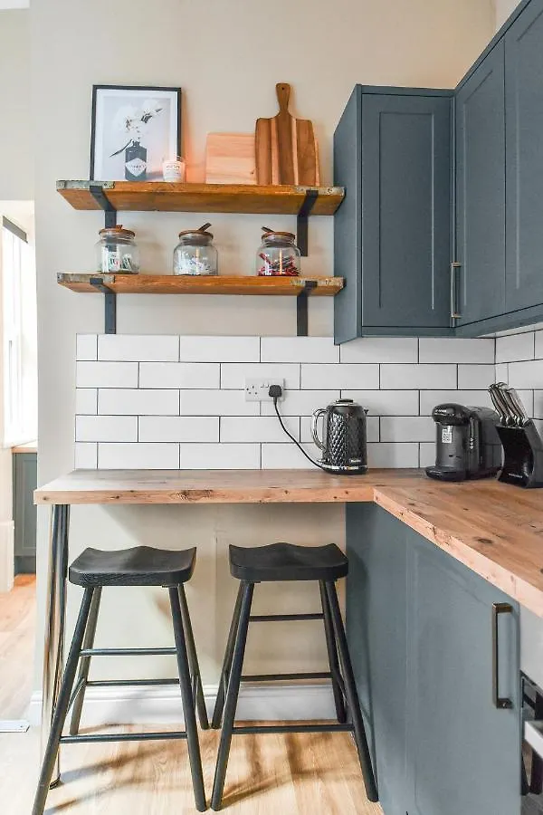 Holiday home Haydn House Luxurious Retreat - 4 Bedroom, 10 Guest Max, Perfect Home Away From Home Nottingham United Kingdom