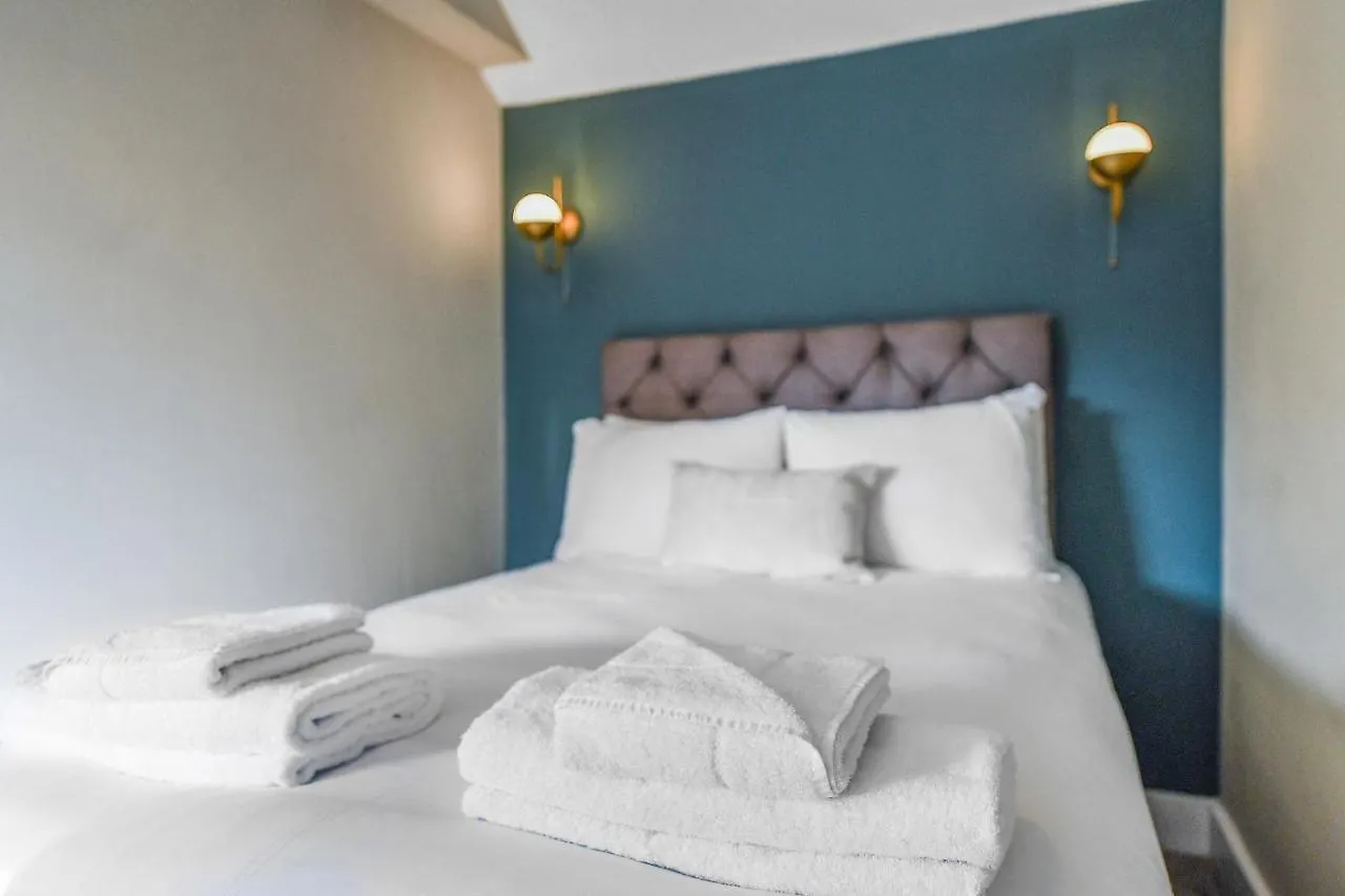 Haydn House Luxurious Retreat - 4 Bedroom, 10 Guest Max, Perfect Home Away From Home Nottingham